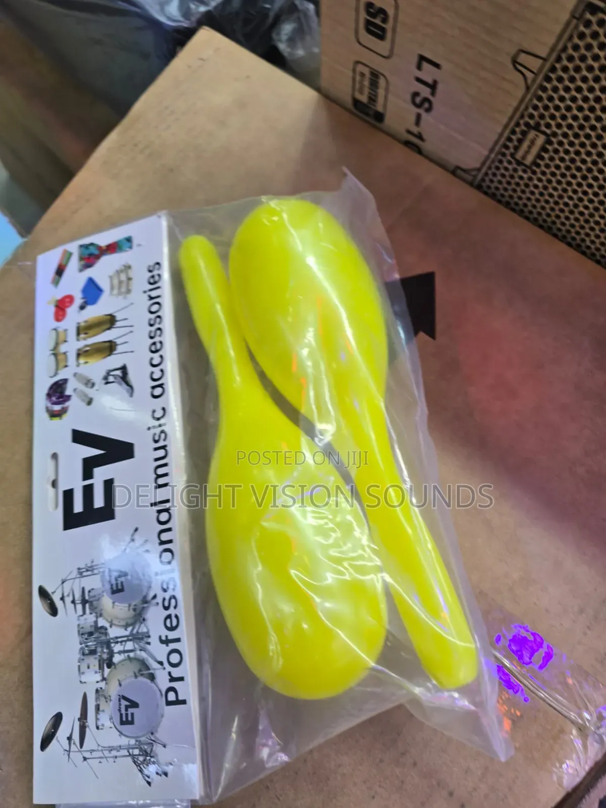 Plastic Shakers Available