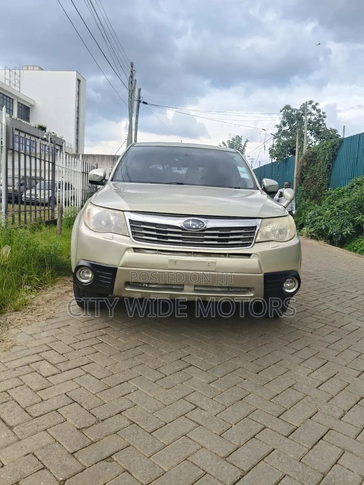 Subaru Forester 2010 Gold