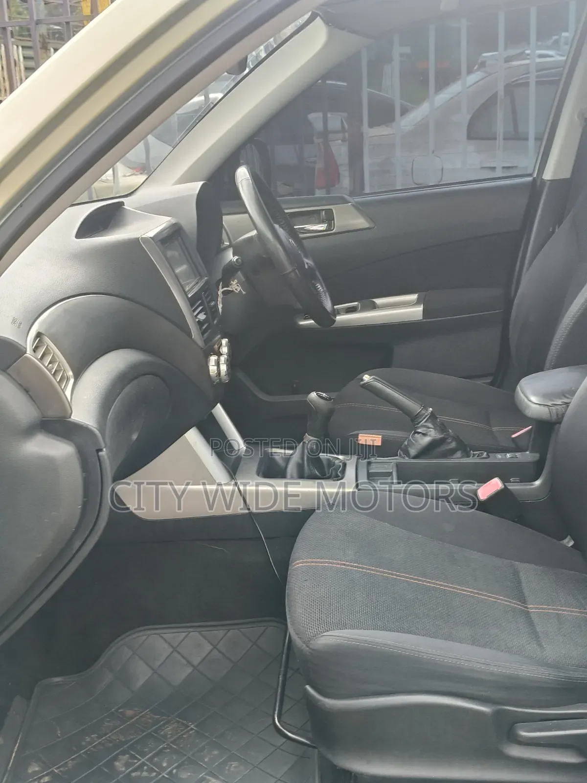 Subaru Forester 2010 Gold