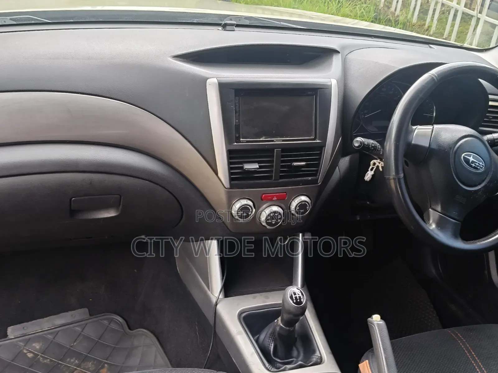 Subaru Forester 2010 Gold