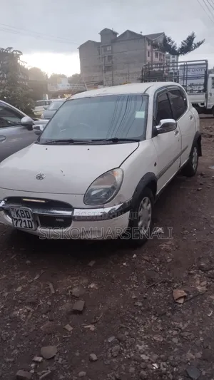 Toyota Duet 2001 White