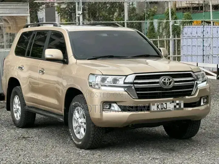 Toyota Land Cruiser 4.5 V8 GX-R 2014 Gold