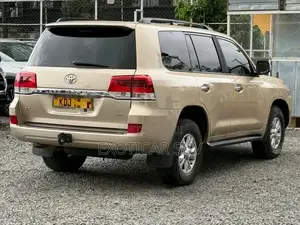 Toyota Land Cruiser 4.5 V8 GX-R 2014 Gold