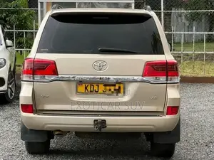 Toyota Land Cruiser 4.5 V8 GX-R 2014 Gold