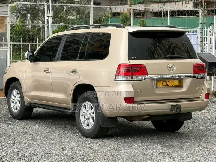 Toyota Land Cruiser 4.5 V8 GX-R 2014 Gold