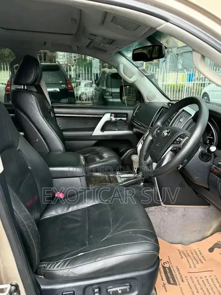 Toyota Land Cruiser 4.5 V8 GX-R 2014 Gold