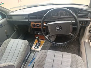 Mercedes-Benz 190E 1988 Gray