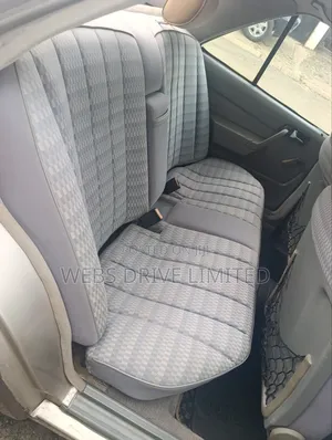 Mercedes-Benz 190E 1988 Gray