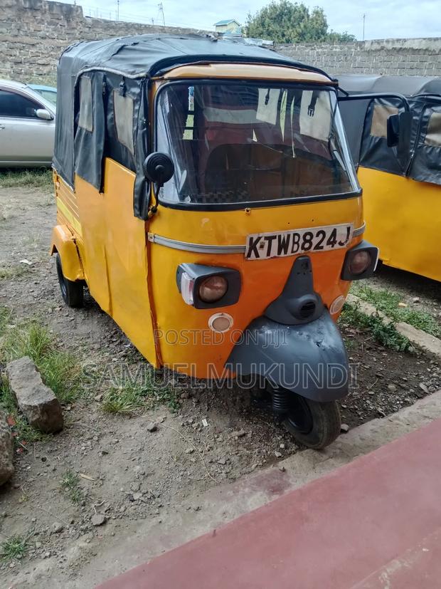 Piaggio Scooter 2017 Yellow - thumbnail 2
