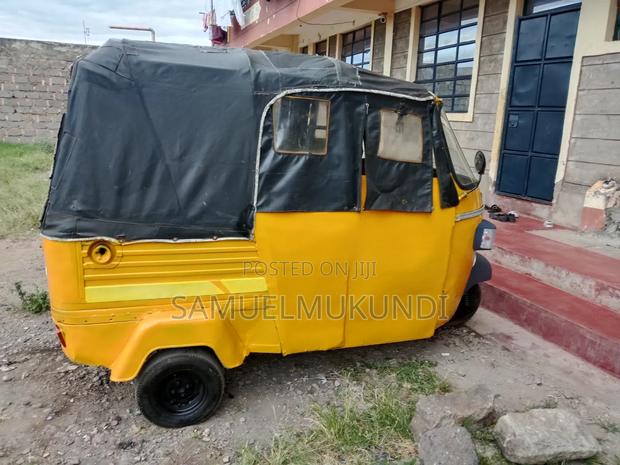 Piaggio Scooter 2017 Yellow - thumbnail 3