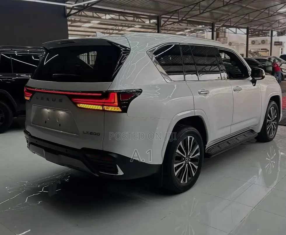 Lexus LX 600 2022 White