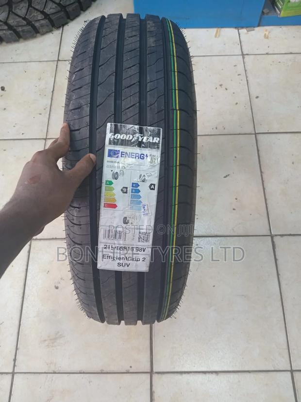 215/65r16 Goodyear