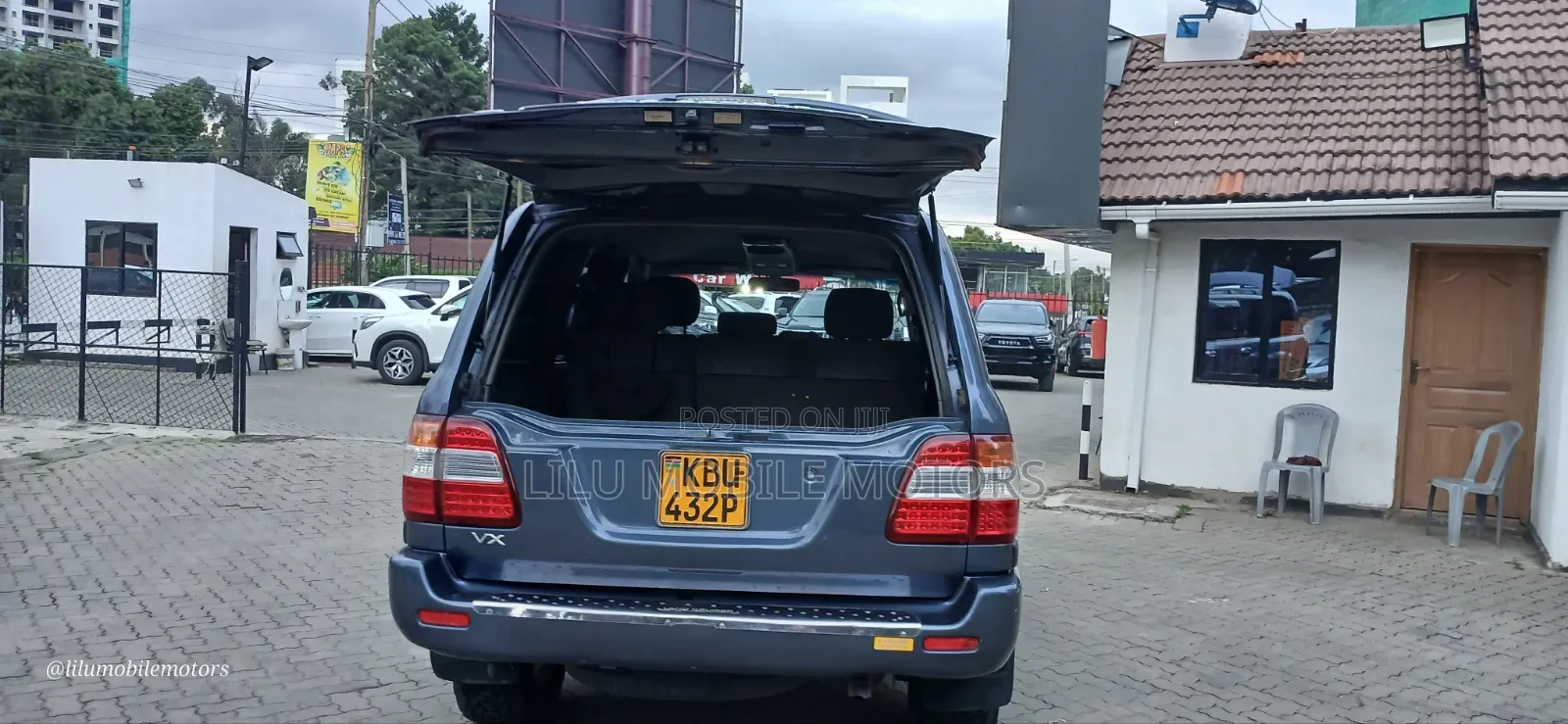 Toyota Land Cruiser 2006 Blue