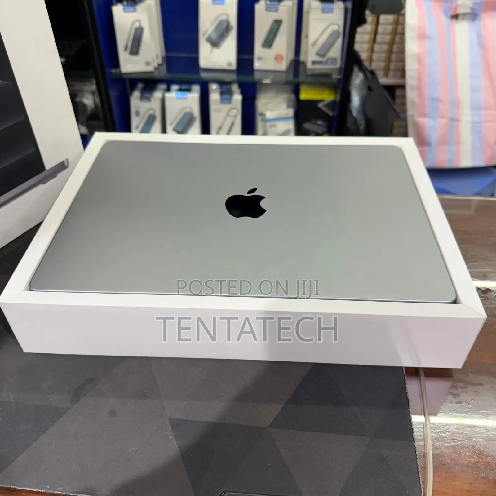 New Laptop Apple MacBook Pro 16GB Apple M1 Pro SSD 512GB