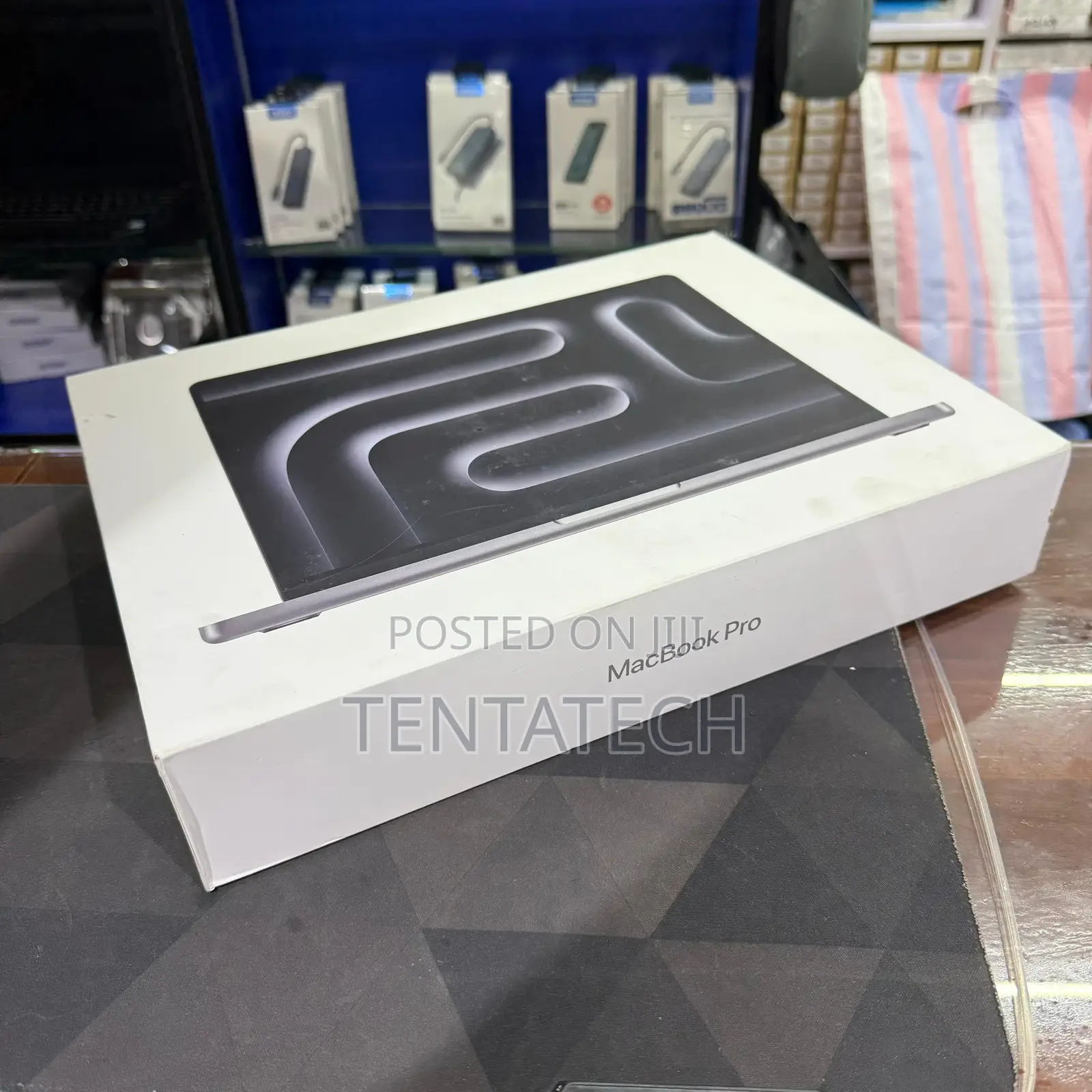 New Laptop Apple MacBook Pro 16GB Apple M1 Pro SSD 512GB