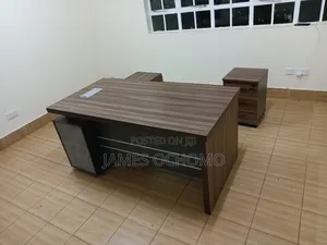 1.6 MTRS Executive Office Desk
