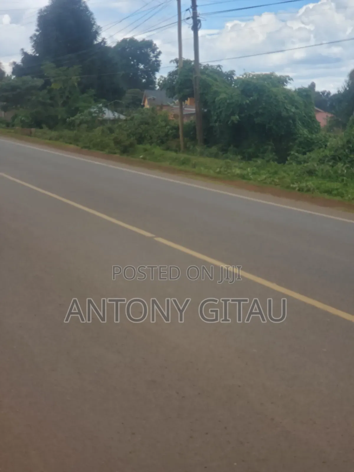 A Long Thogoto Mutarakwa Road