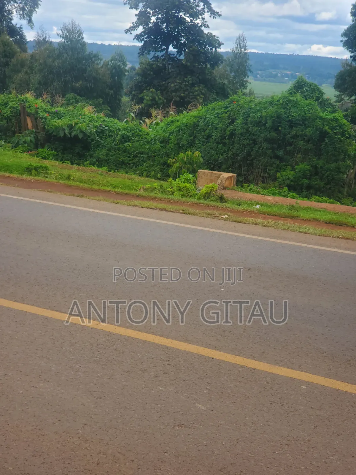 A Long Thogoto Mutarakwa Road