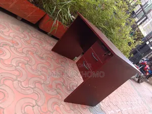 1.2 MTRS Office Desk