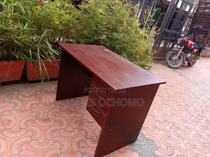 1.2 MTRS Office Desk