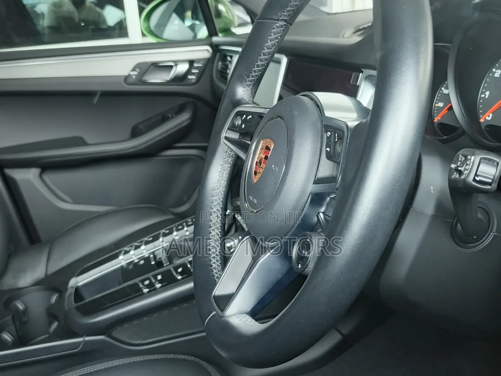 Porsche Macan Base 2020 Green