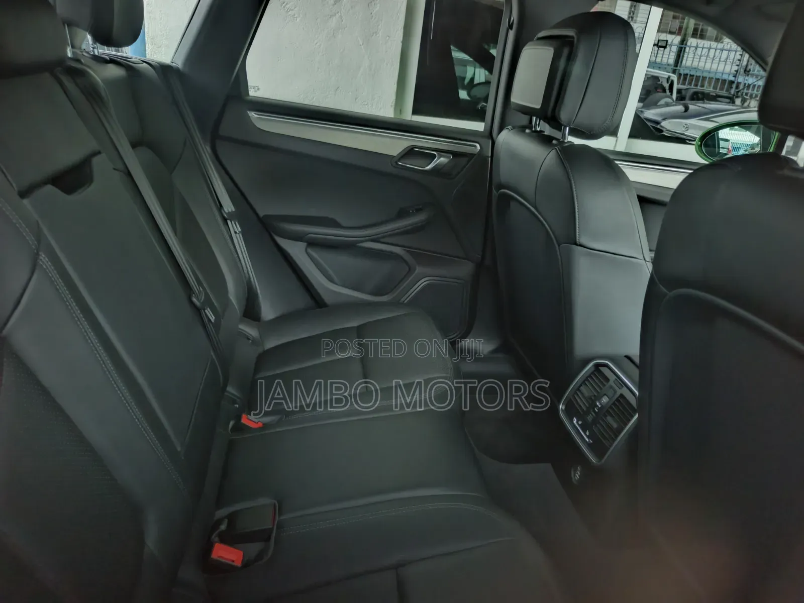 Porsche Macan Base 2020 Green