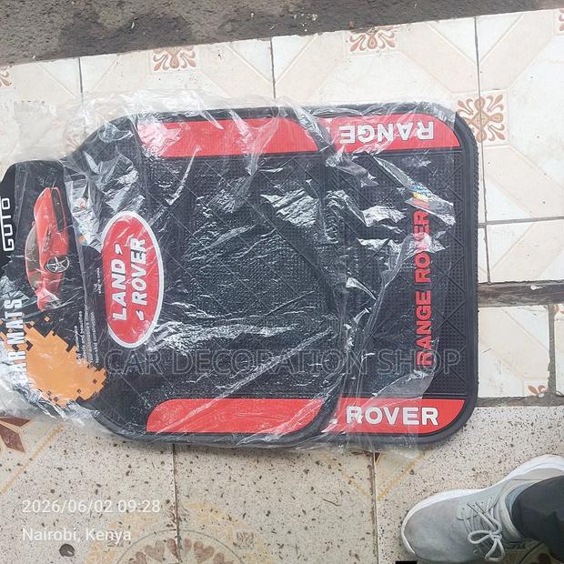 5pc Range Rover Mats Flexible and Easy to Clean