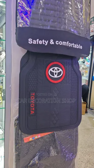 Toyota Waterproof Rubber Floor Mats Nonslipdesign for Safety Comfort