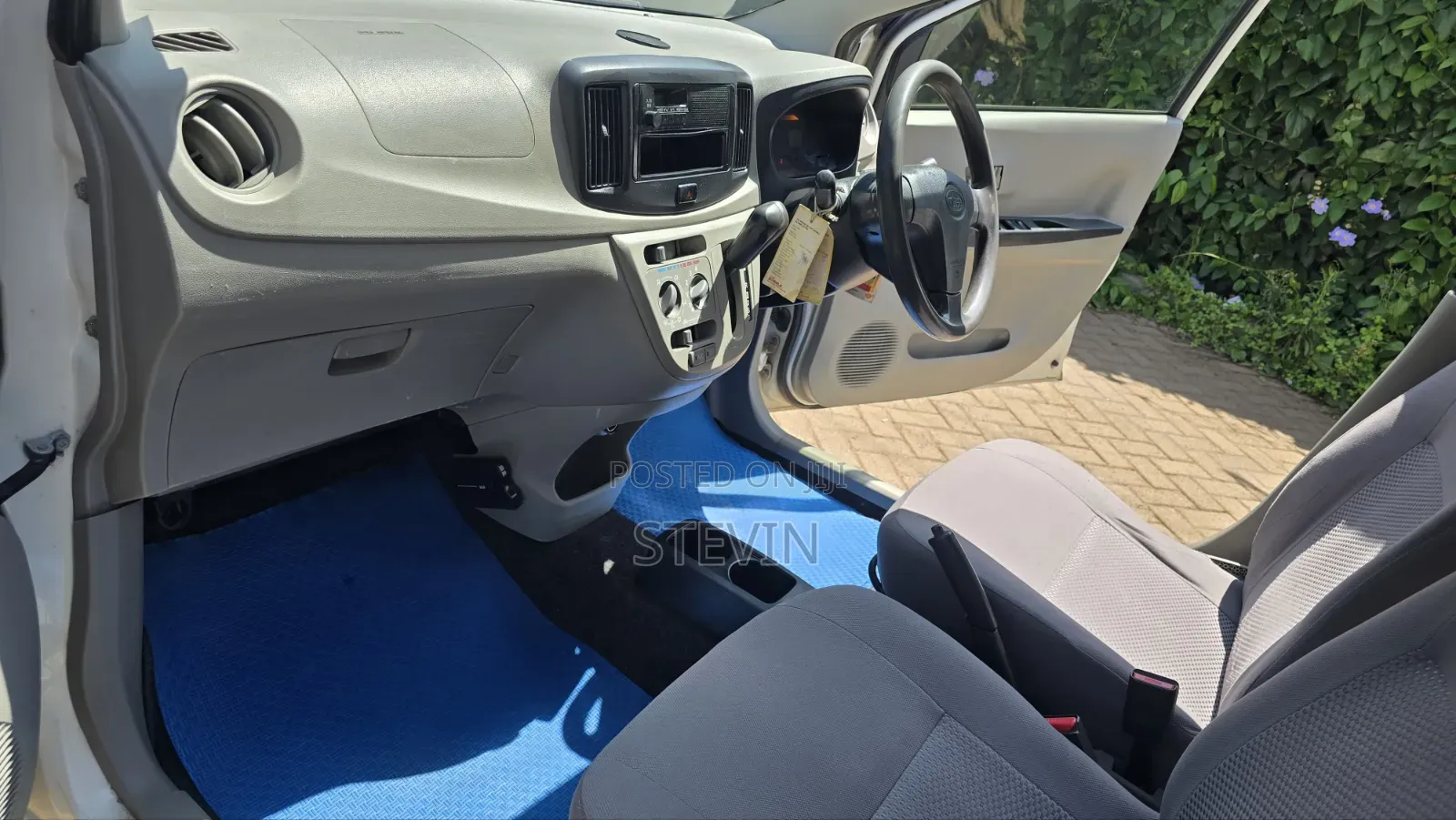 Daihatsu Mira 2015 White