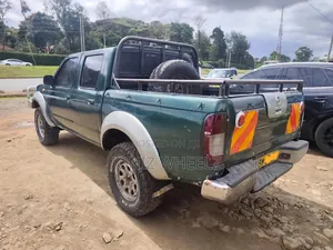Nissan Hardbody 2010 Green