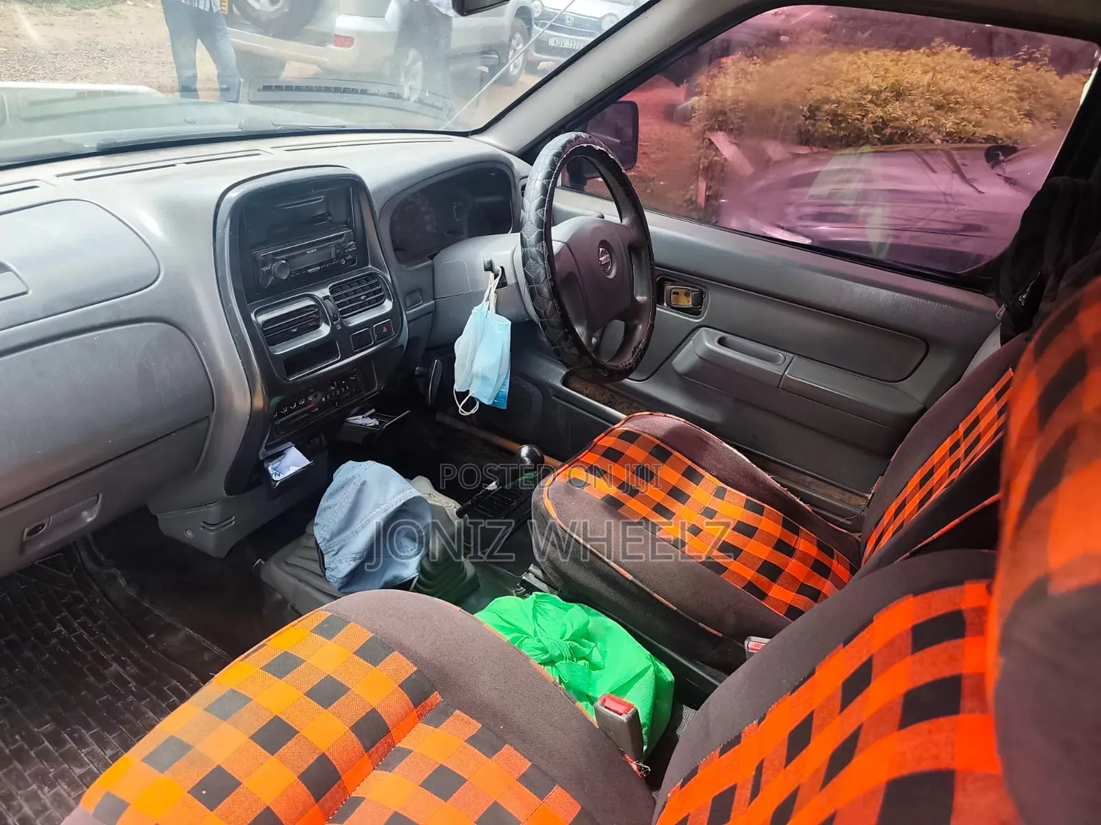 Nissan Hardbody 2010 Green