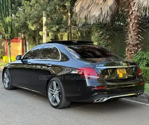 Mercedes-Benz E200 2019 Black