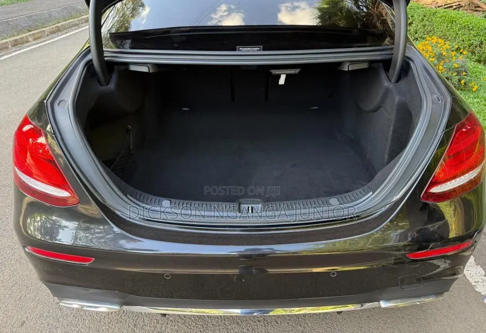 Mercedes-Benz E200 2019 Black