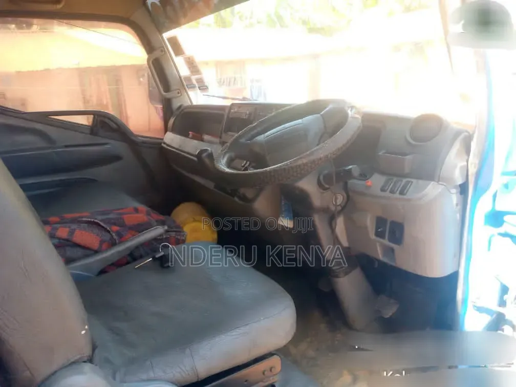 Mitsubishi Canter Fe80