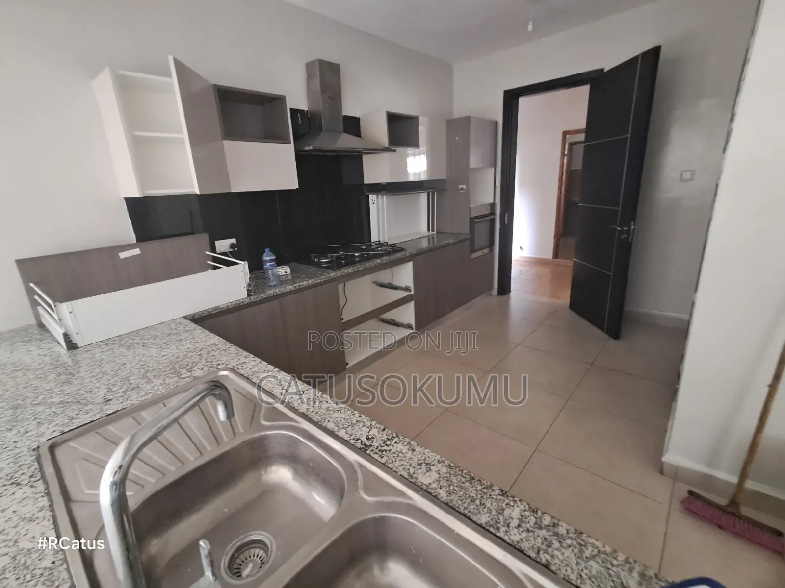 5bdrm Maisonette in Syokimau, Gateway Mall Area for rent