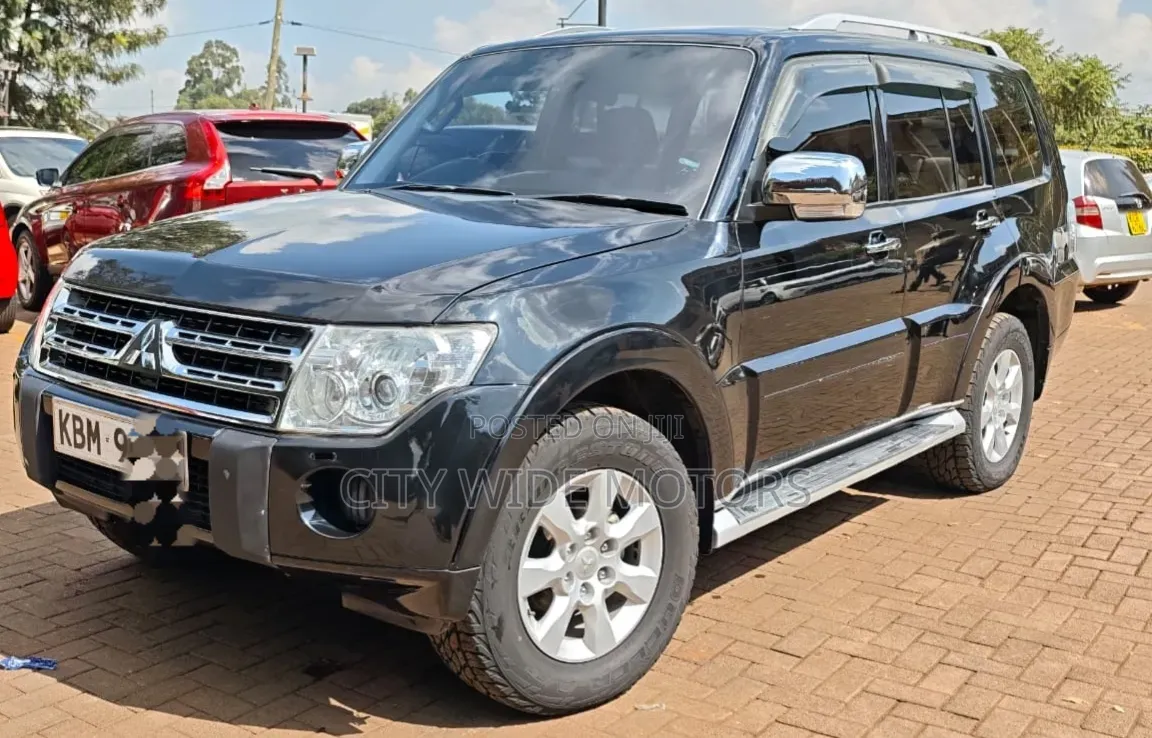 Mitsubishi Pajero 3.2 Di-Dc GLS 2010 Black
