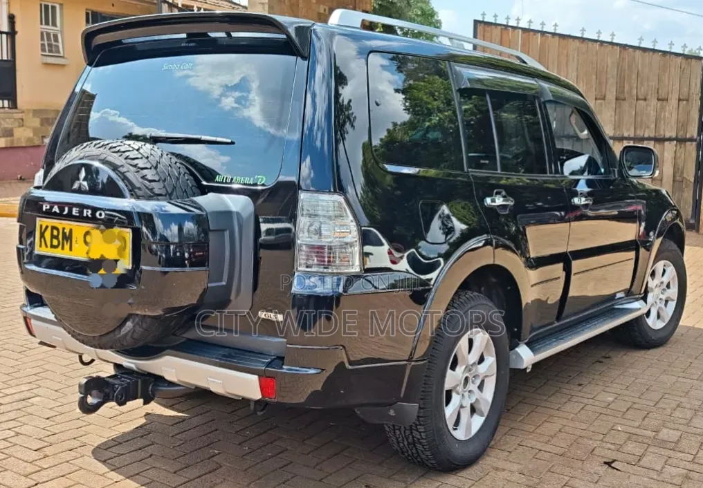 Mitsubishi Pajero 3.2 Di-Dc GLS 2010 Black