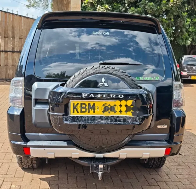 Mitsubishi Pajero 3.2 Di-Dc GLS 2010 Black