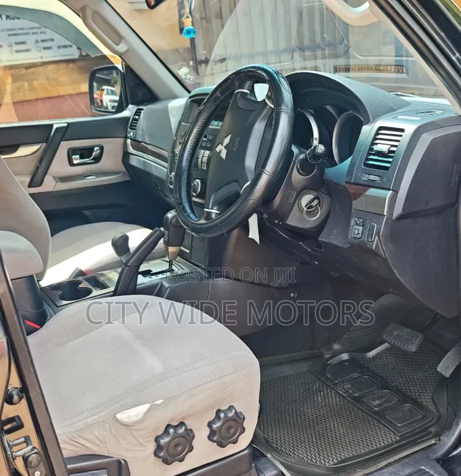 Mitsubishi Pajero 3.2 Di-Dc GLS 2010 Black