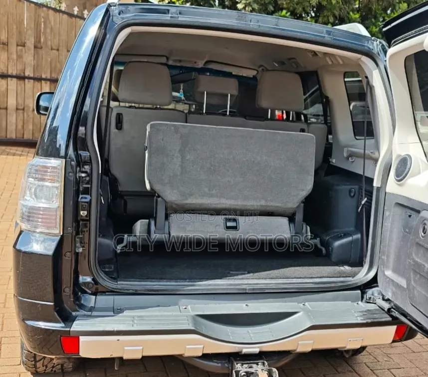 Mitsubishi Pajero 3.2 Di-Dc GLS 2010 Black
