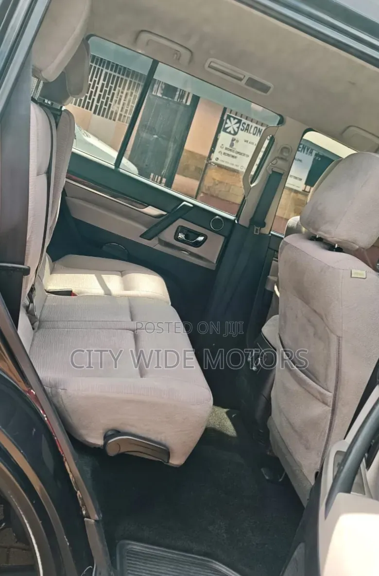 Mitsubishi Pajero 3.2 Di-Dc GLS 2010 Black