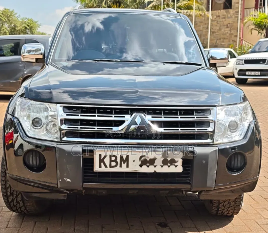 Mitsubishi Pajero 3.2 Di-Dc GLS 2010 Black