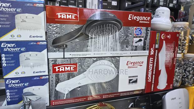 Fame Instant Shower for Salty and Normal Water Black or White