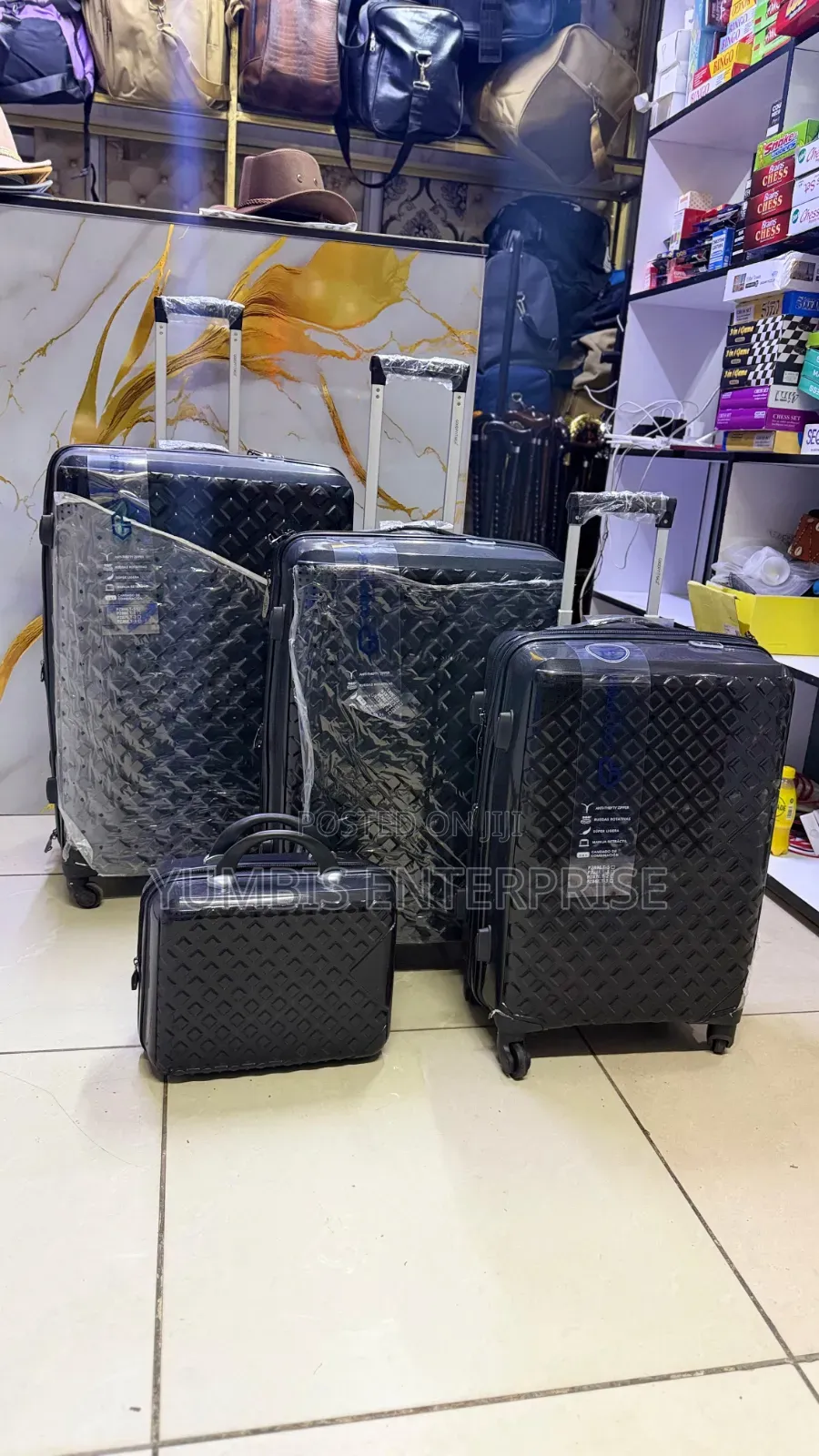 Xl Size 30 Rubber Unbreakable Suitcases in Black Full Set of 4