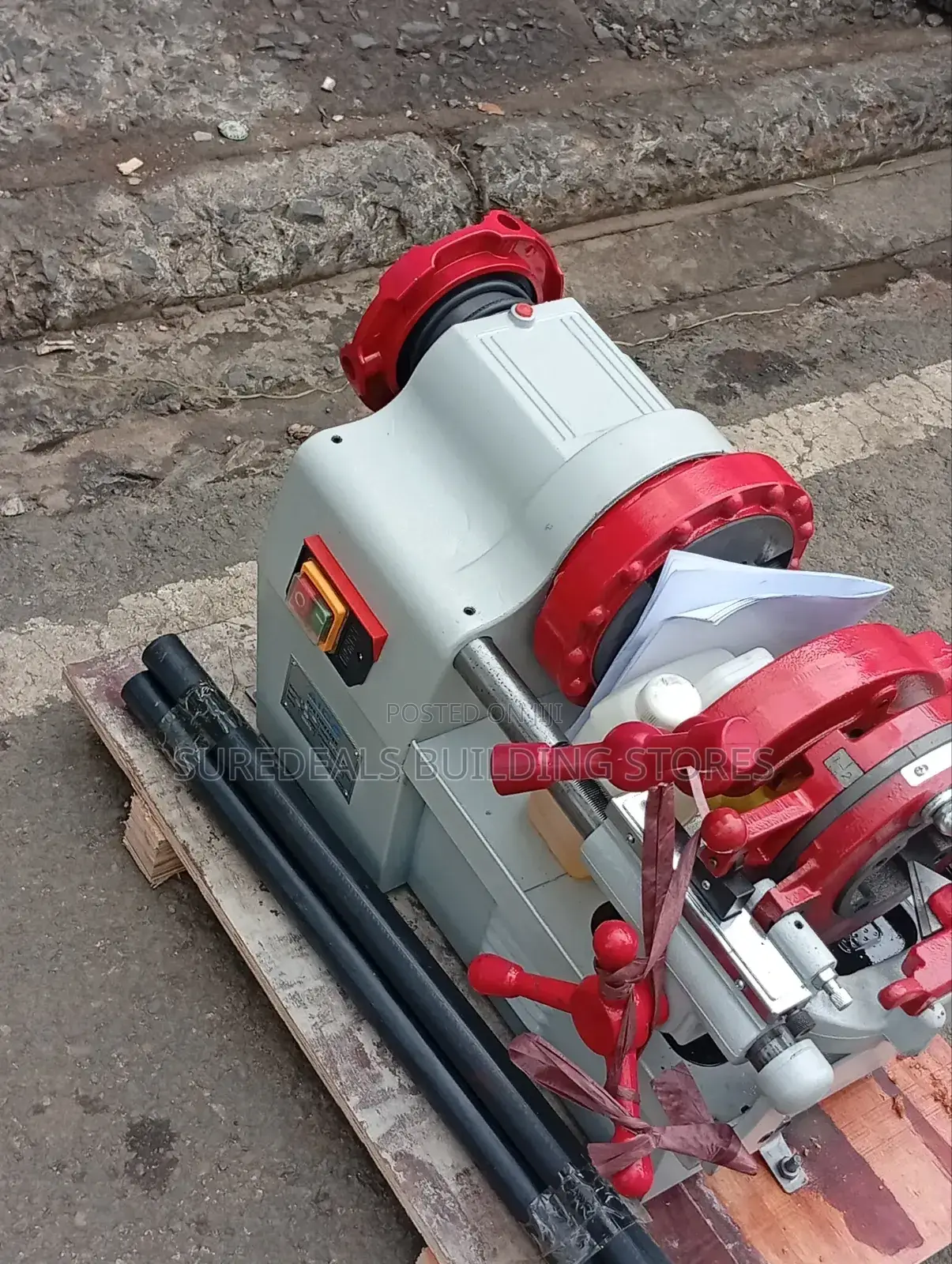 Bolt Threading Machine