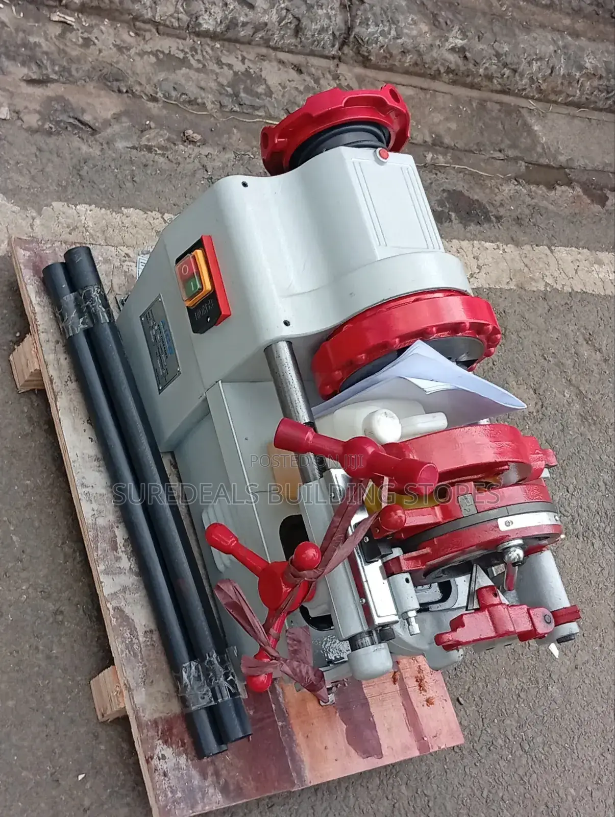 Bolt Threading Machine