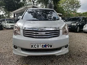 Toyota Noah 2012 Silver