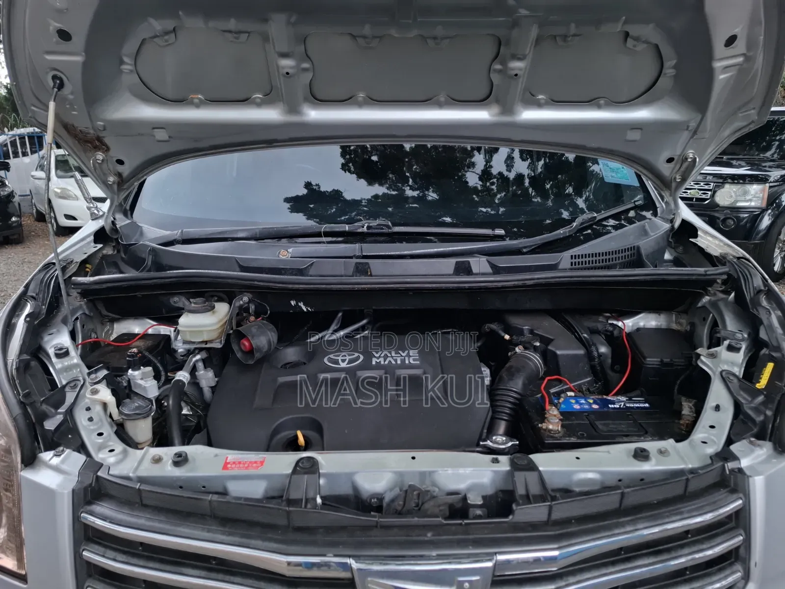 Toyota Noah 2012 Silver