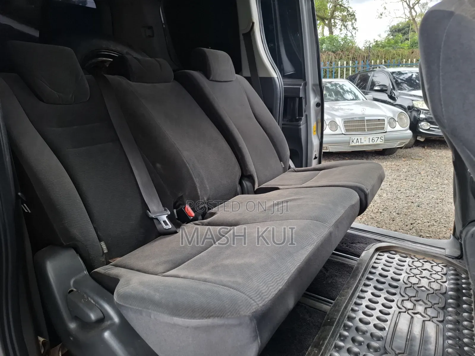 Toyota Noah 2012 Silver