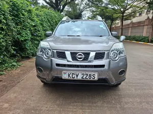 Nissan X-Trail 2.5 Petrol 4x4 SE 2012 Silver